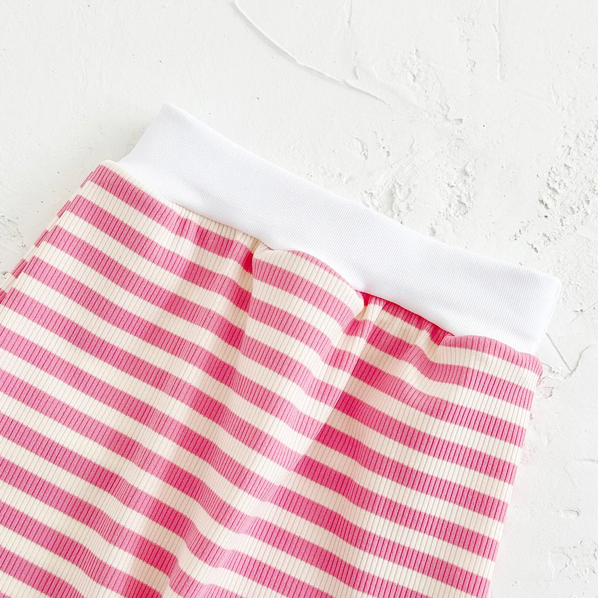 Cozy Two-Piece Outfit Set – Soft Top & Matching Bottoms