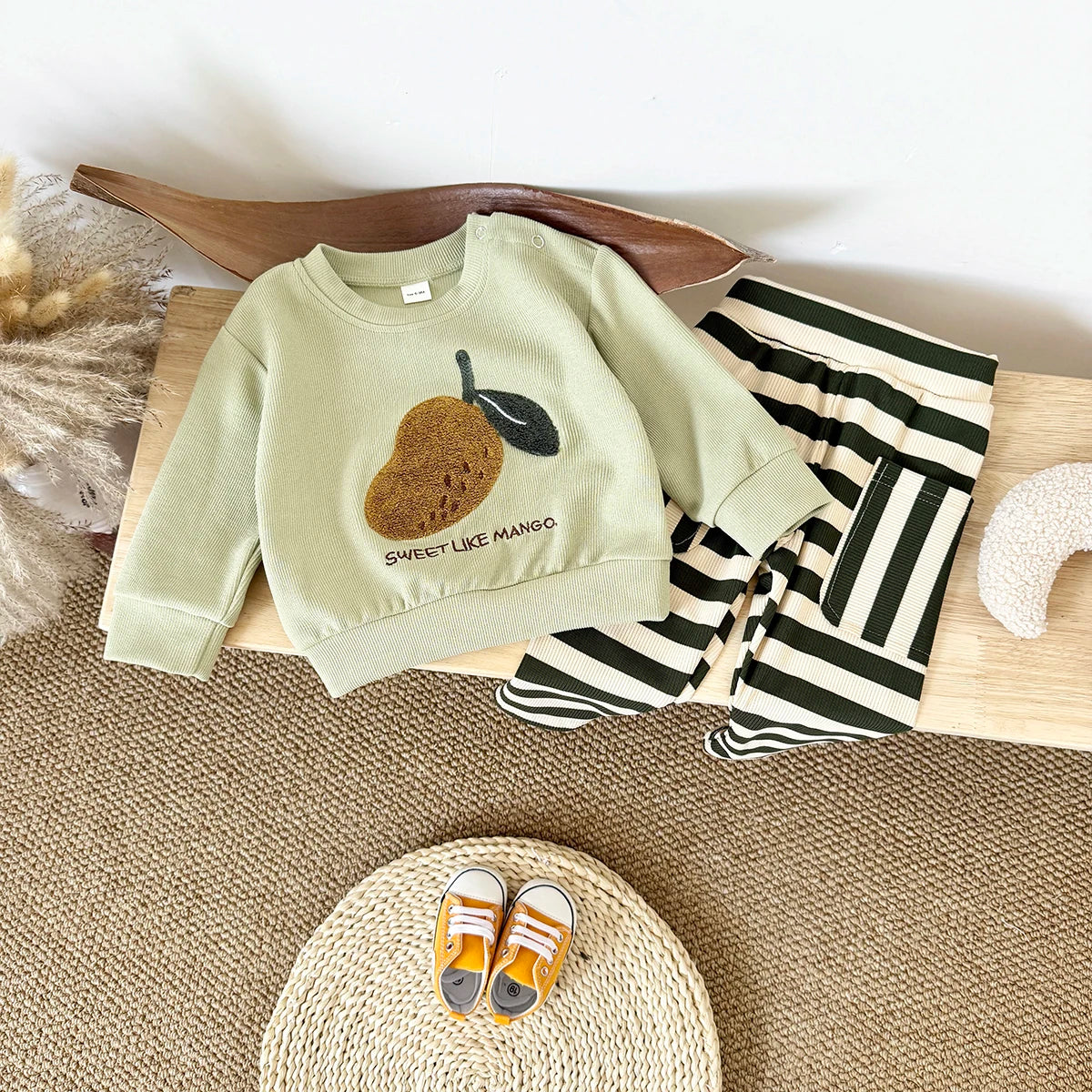 Cozy Two-Piece Outfit Set – Soft Top & Matching Bottoms