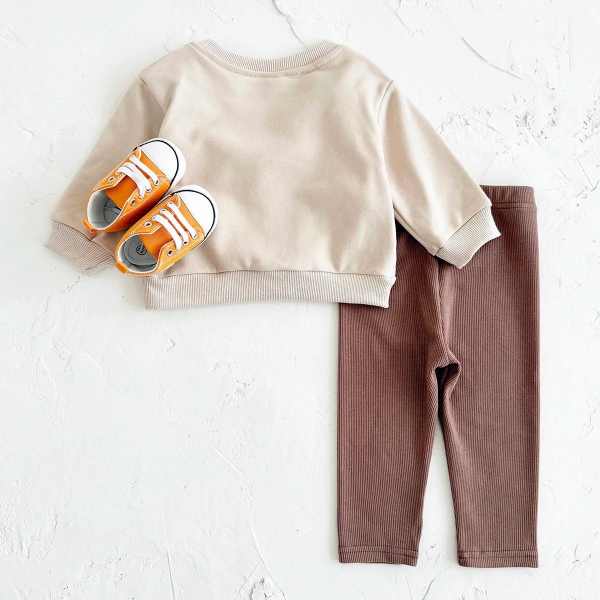 Cozy Two-Piece Outfit Set – Soft Top & Matching Bottoms