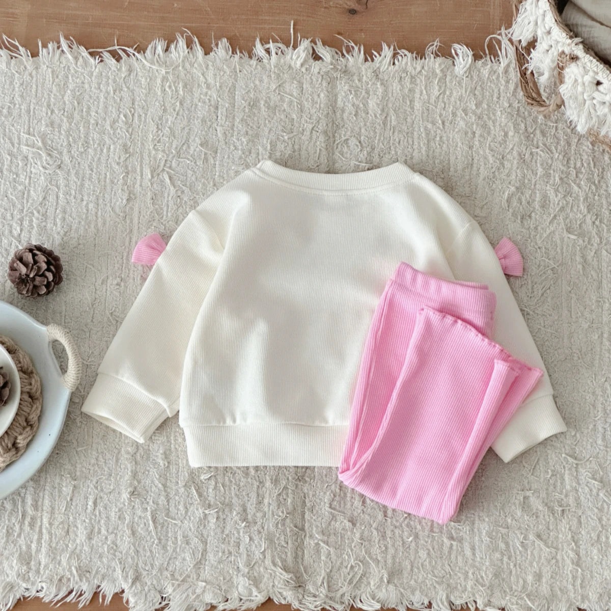 Cozy Two-Piece Outfit Set – Soft Top & Matching Bottoms