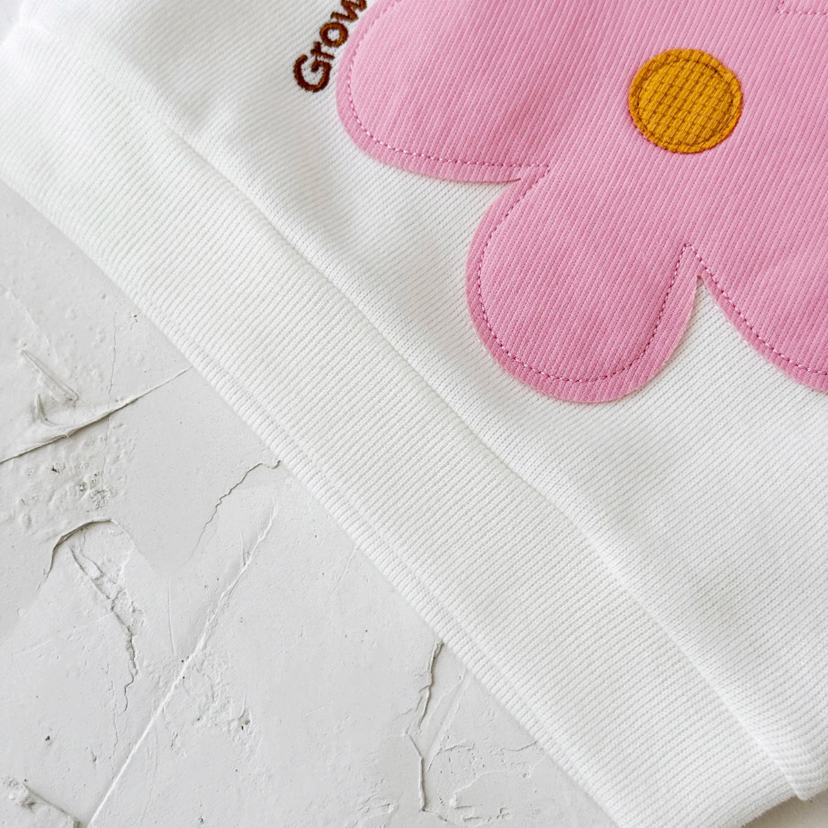 Cozy Two-Piece Outfit Set – Soft Top & Matching Bottoms