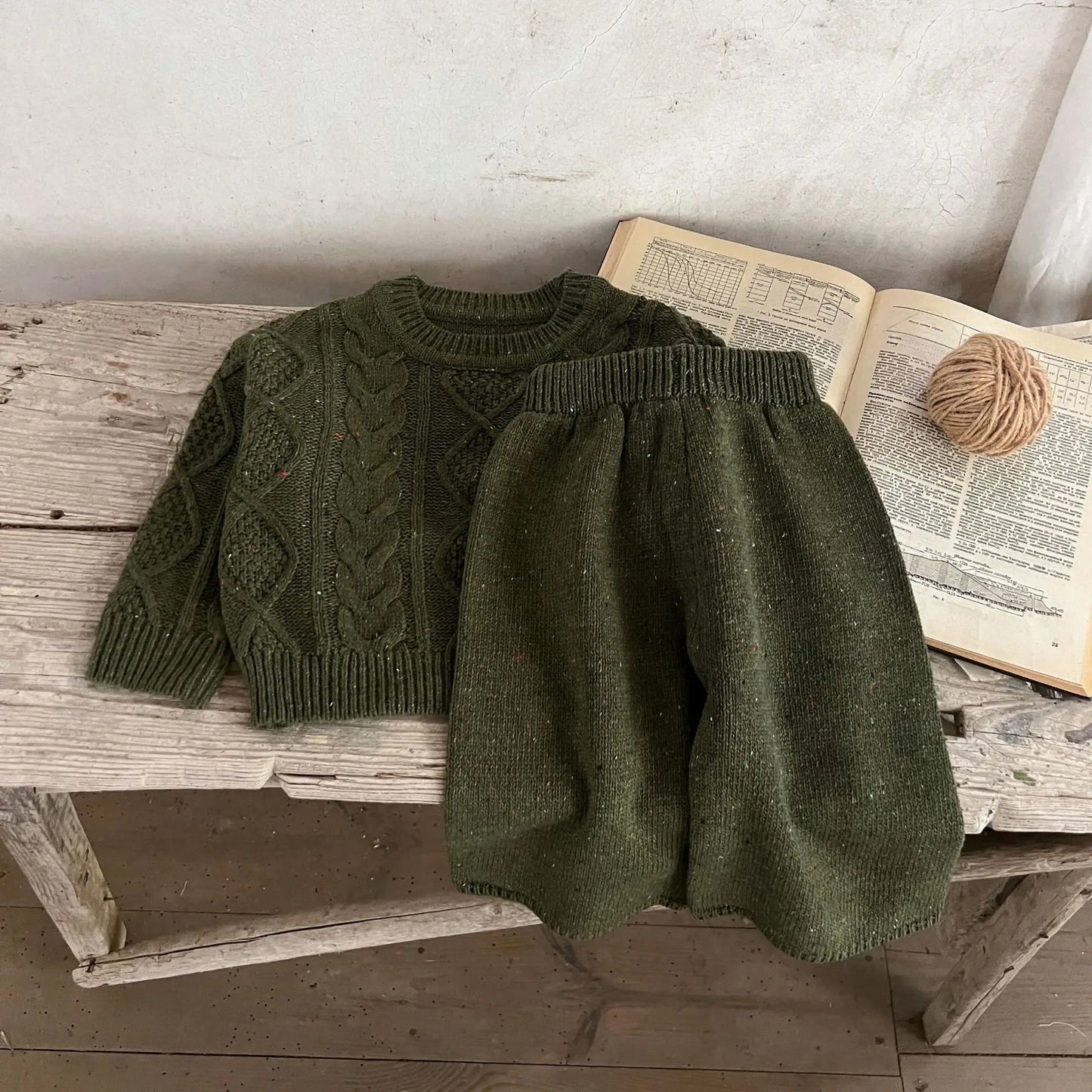 Cozy Two-Piece Outfit Set – Soft Top & Matching Bottoms