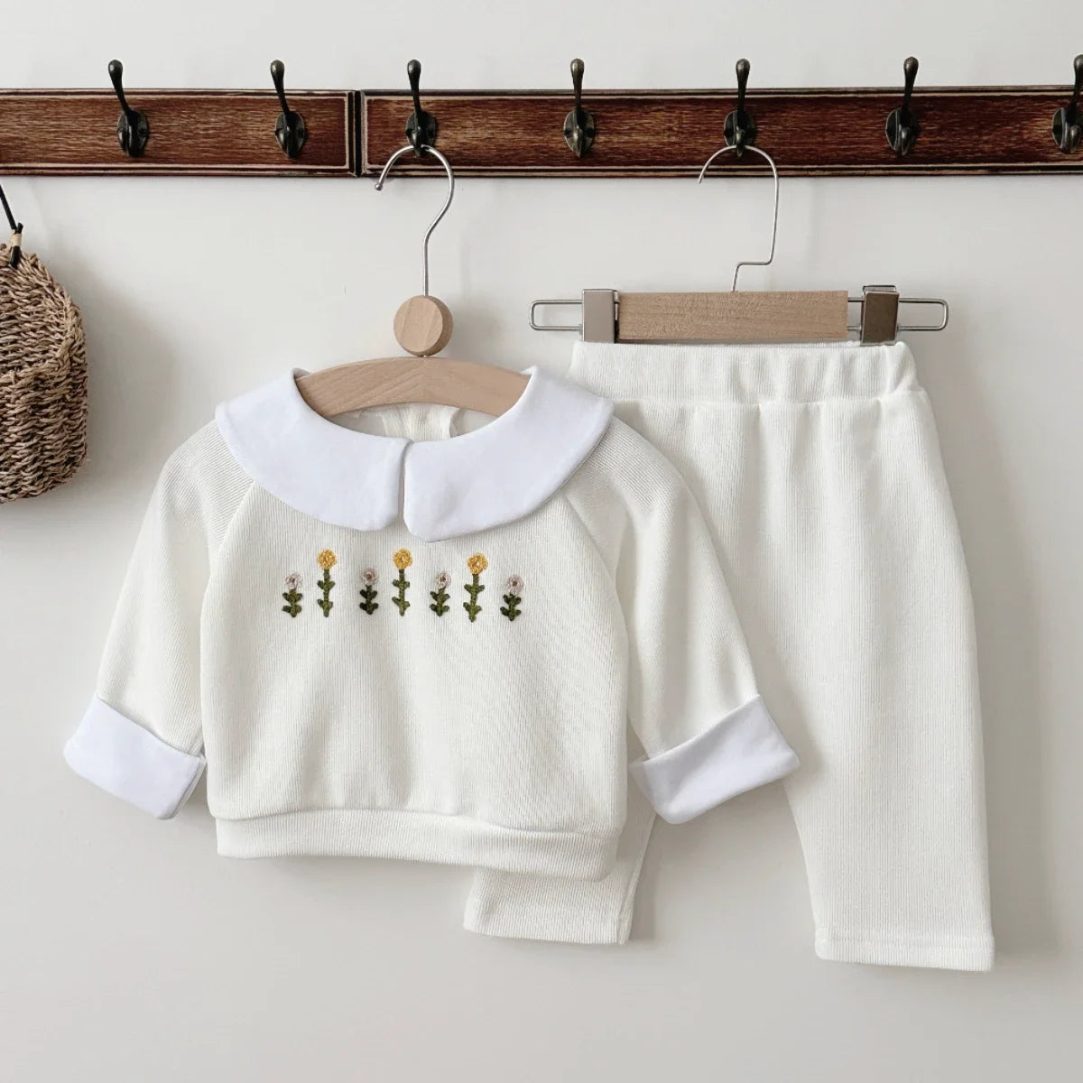 Cozy Two-Piece Outfit Set – Soft Top & Matching Bottoms