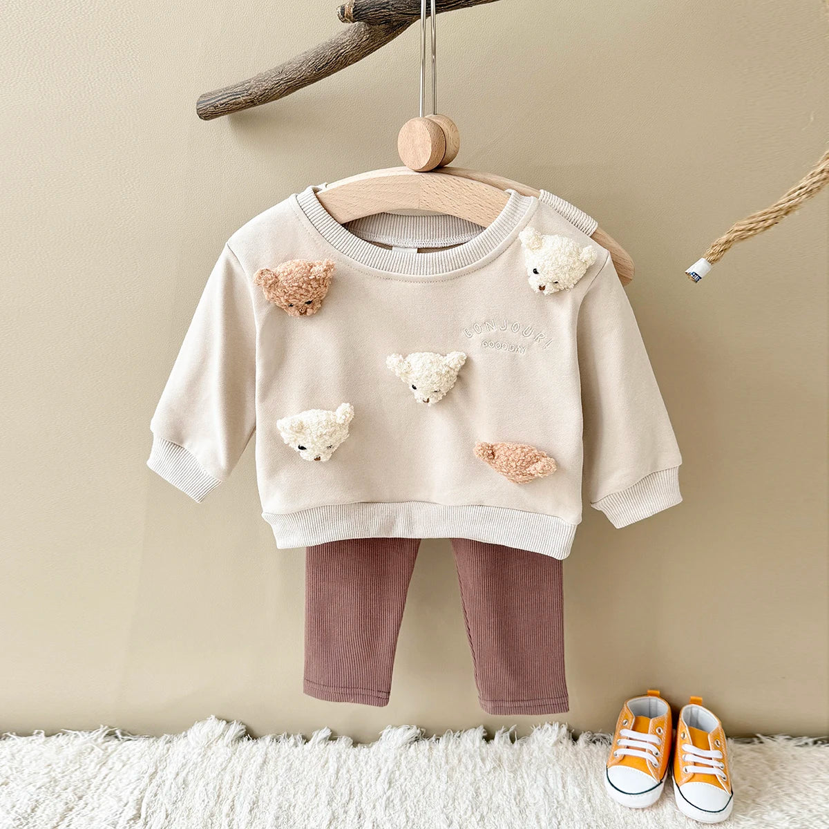 Cozy Two-Piece Outfit Set – Soft Top & Matching Bottoms