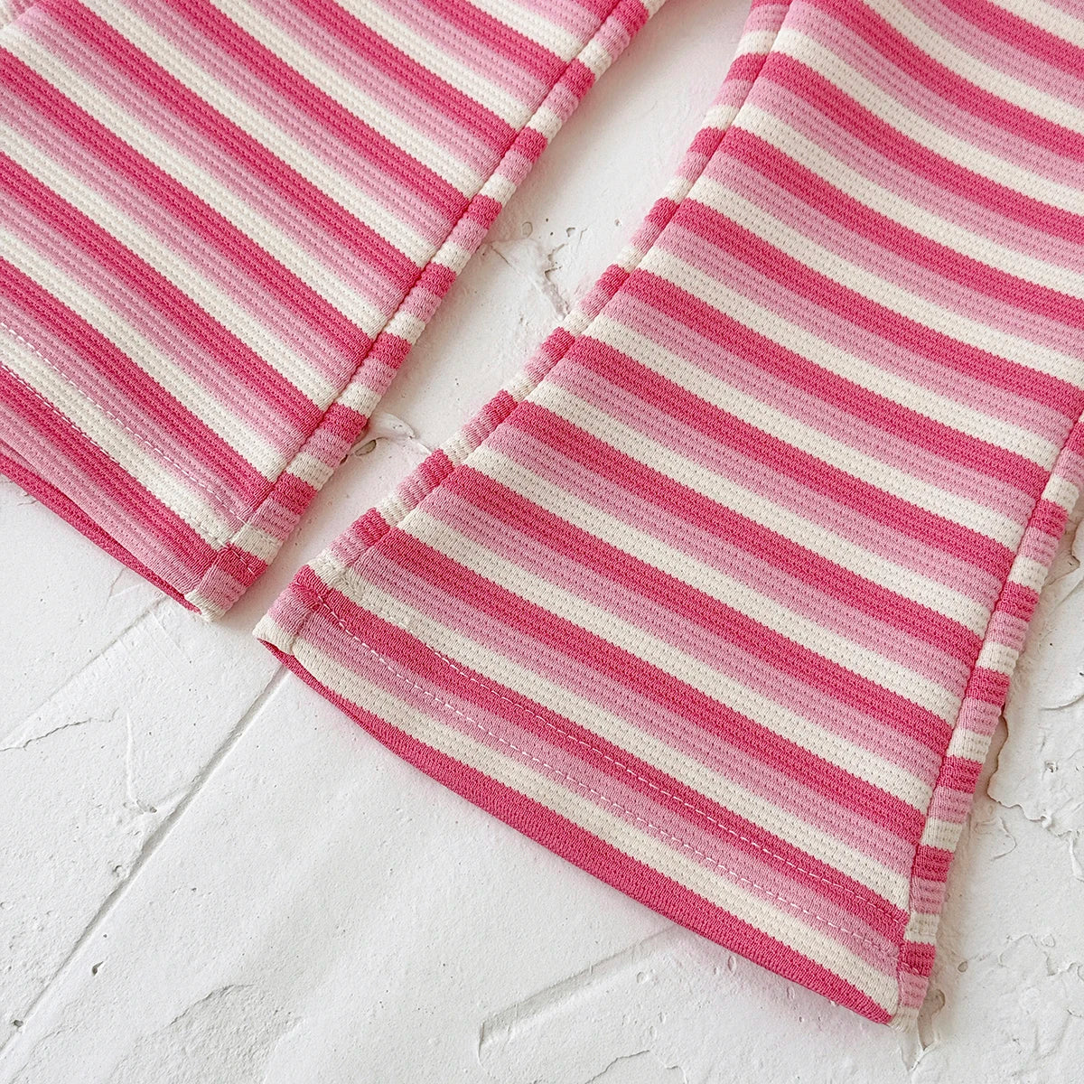 Cozy Two-Piece Outfit Set – Soft Top & Matching Bottoms