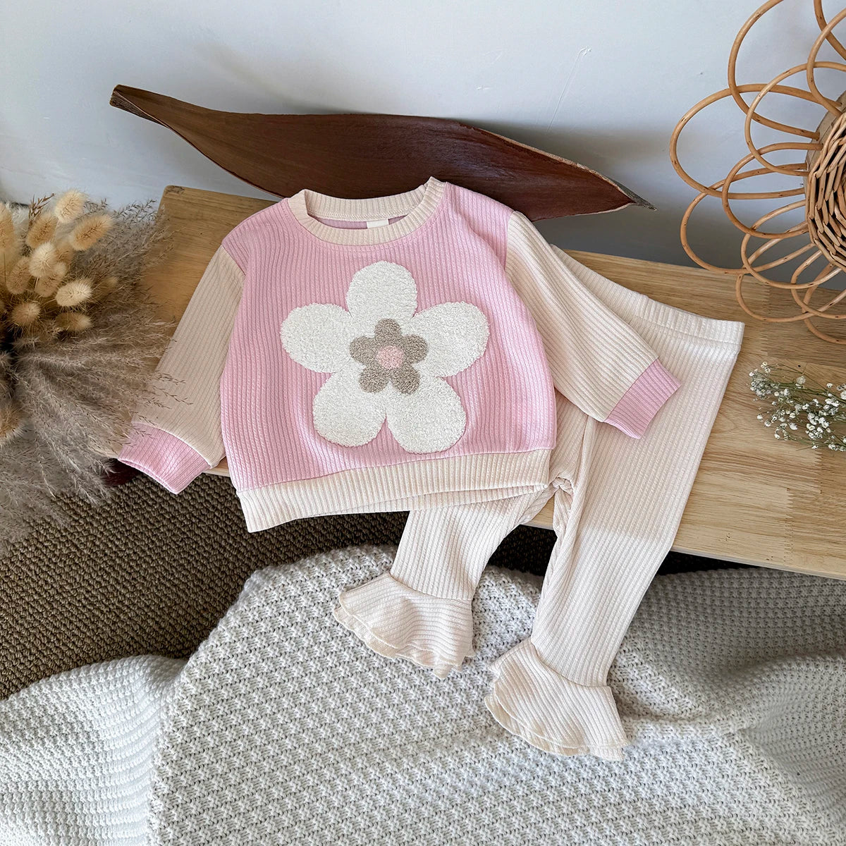 Cozy Two-Piece Outfit Set – Soft Top & Matching Bottoms