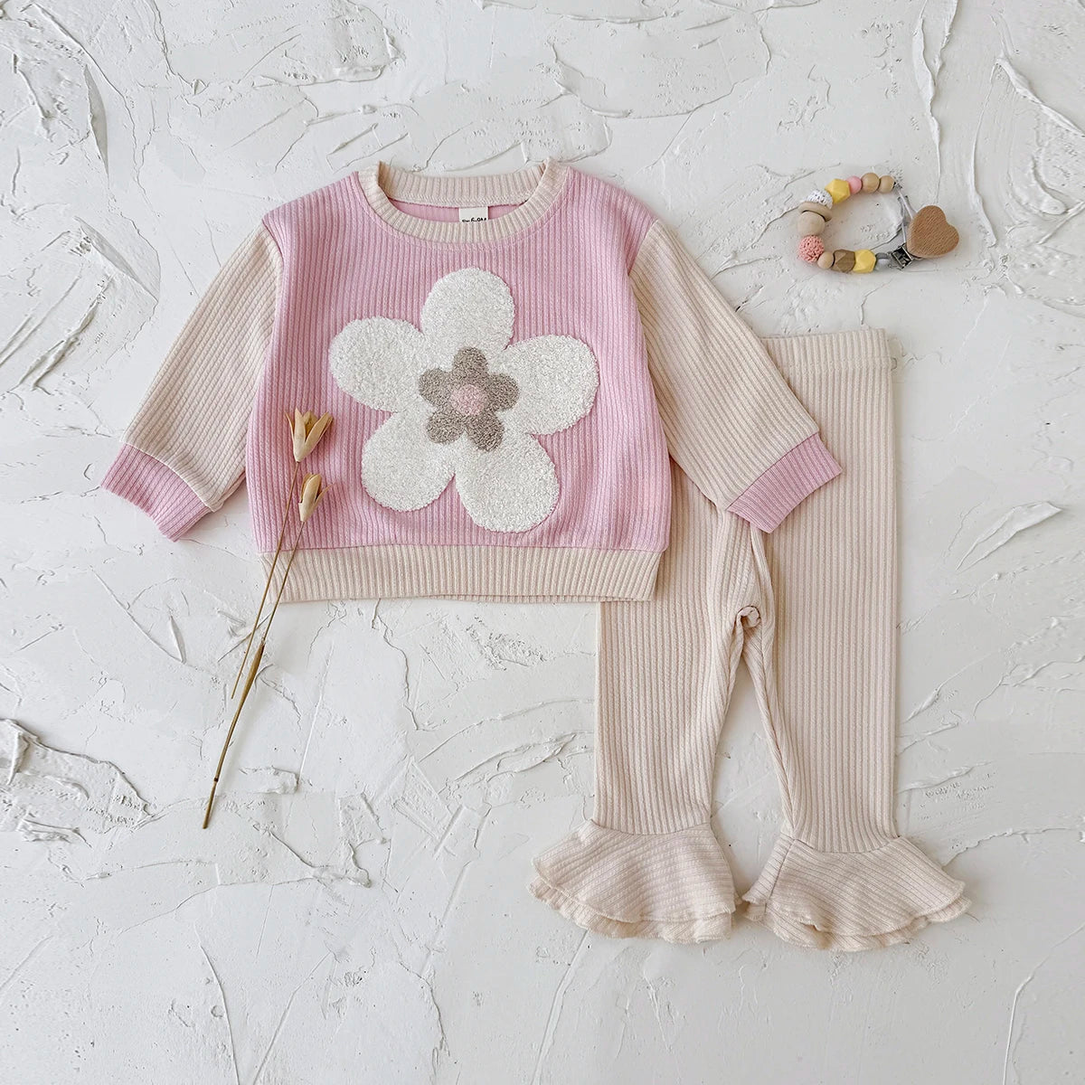 Cozy Two-Piece Outfit Set – Soft Top & Matching Bottoms