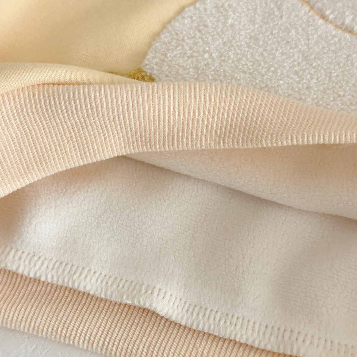 Cozy Two-Piece Outfit Set – Soft Top & Matching Bottoms