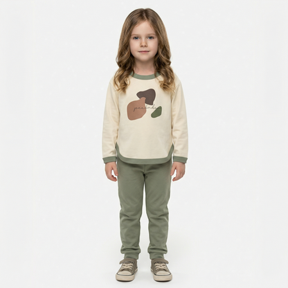 Cozy Two-Piece Outfit Set – Soft Top & Matching Bottoms