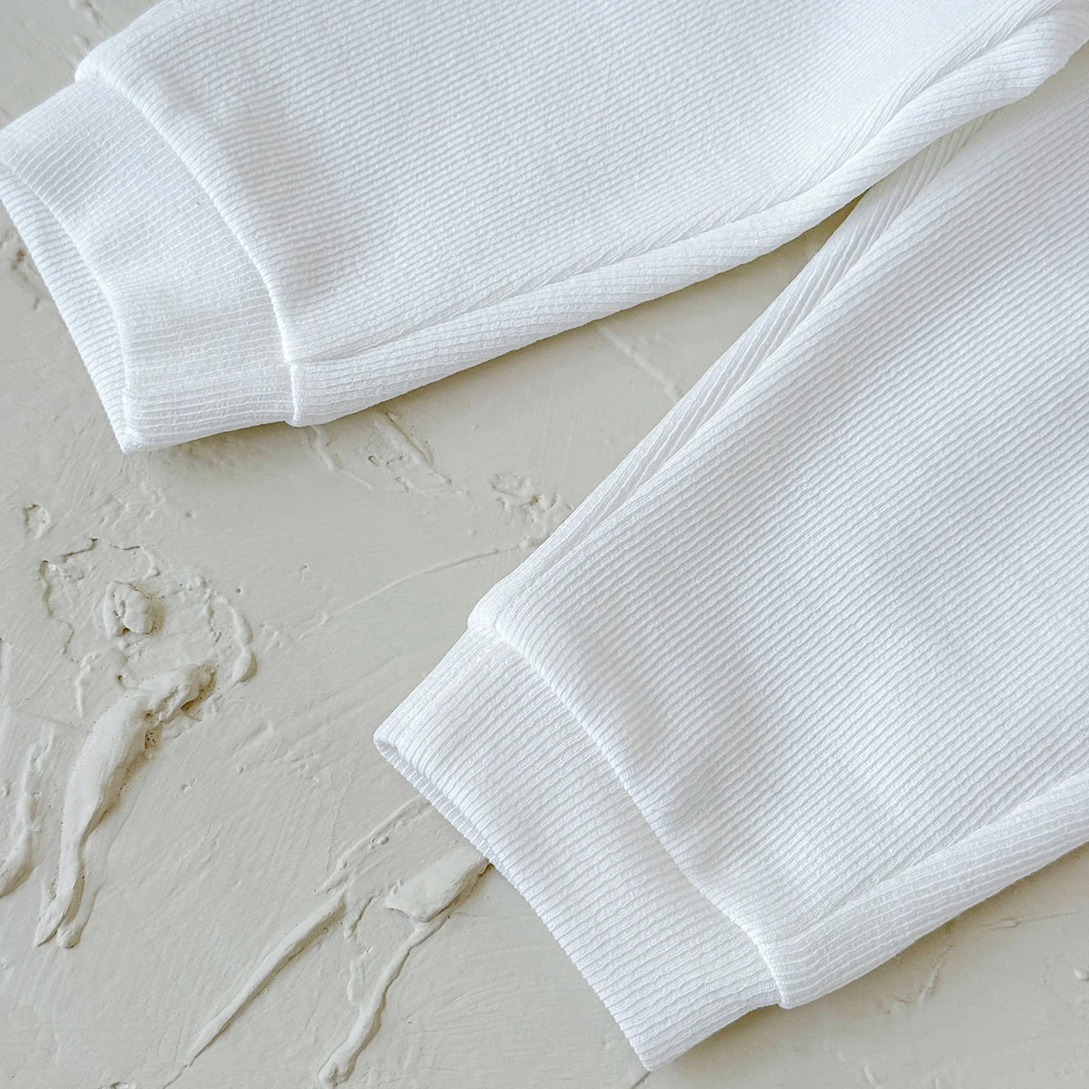 Cozy Two-Piece Outfit Set – Soft Top & Matching Bottoms