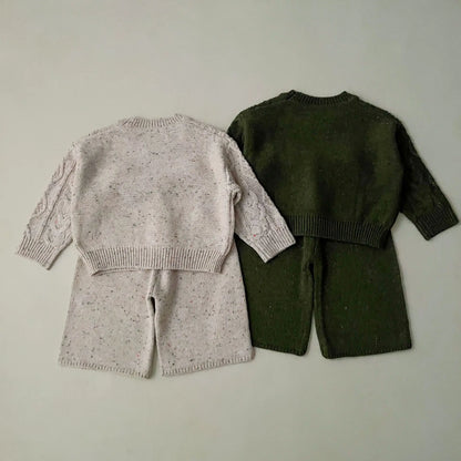 Cozy Two-Piece Outfit Set – Soft Top & Matching Bottoms