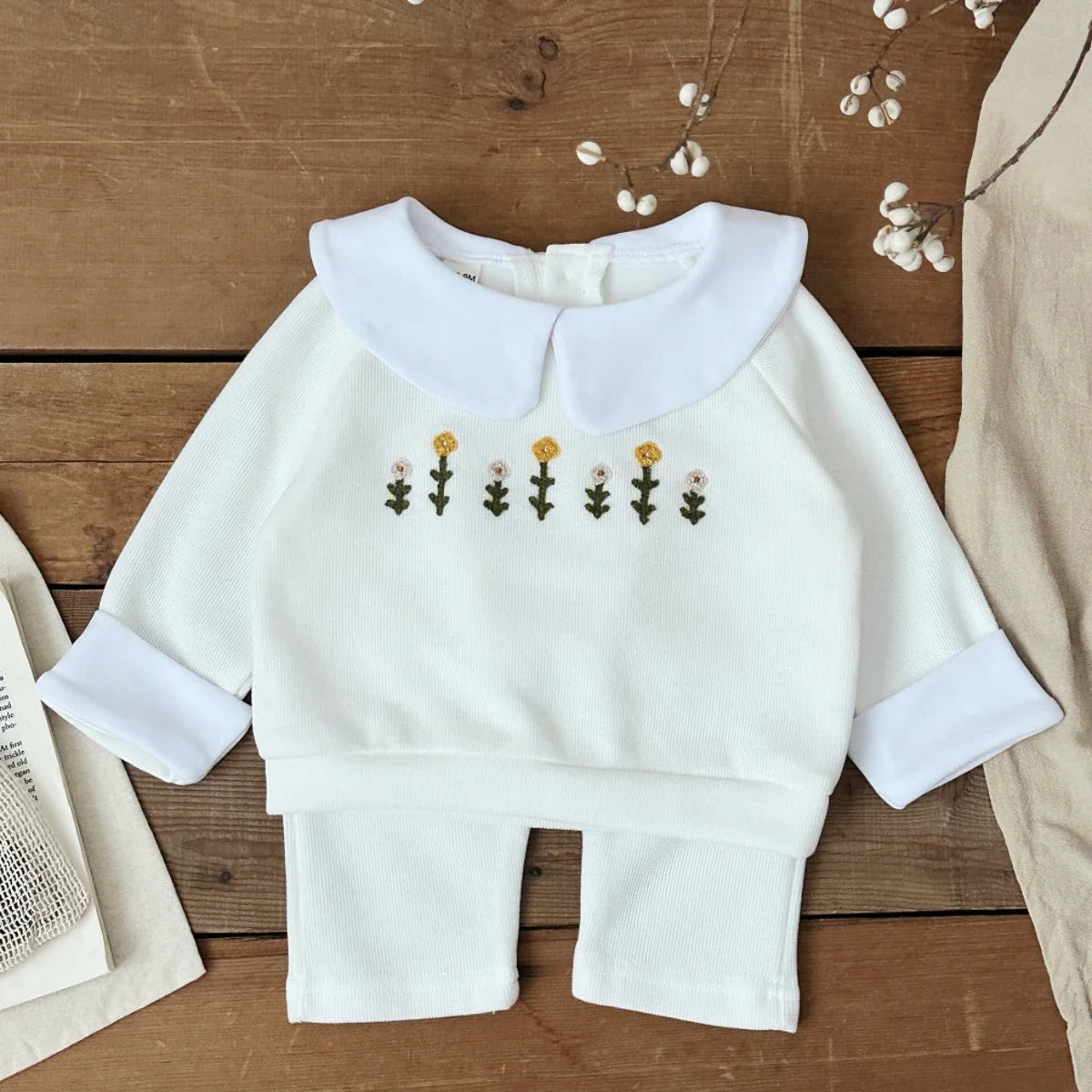 Cozy Two-Piece Outfit Set – Soft Top & Matching Bottoms