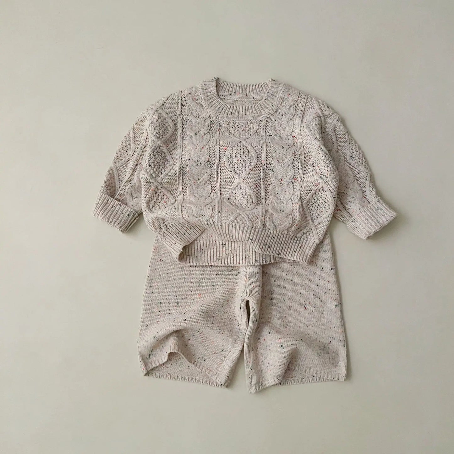 Cozy Two-Piece Outfit Set – Soft Top & Matching Bottoms