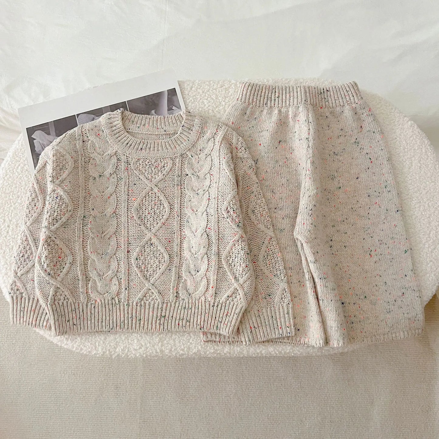 Cozy Two-Piece Outfit Set – Soft Top & Matching Bottoms