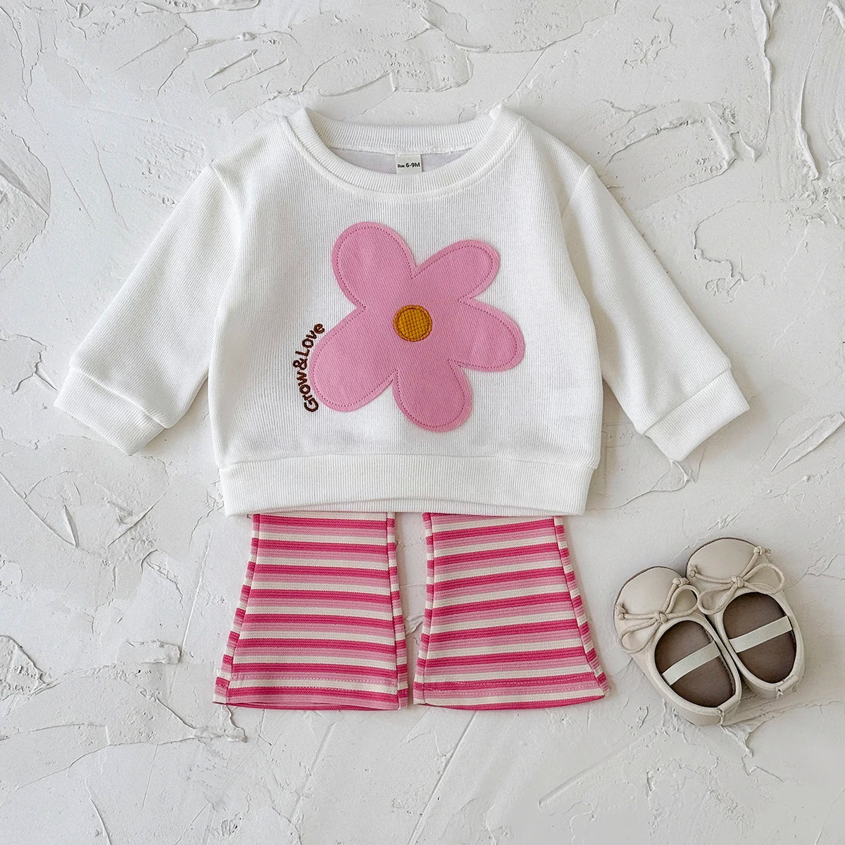Cozy Two-Piece Outfit Set – Soft Top & Matching Bottoms