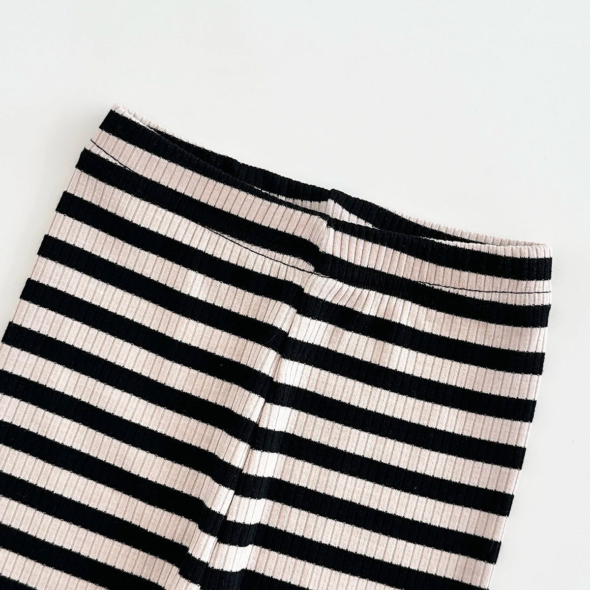 Cozy Two-Piece Outfit Set – Soft Top & Matching Bottoms