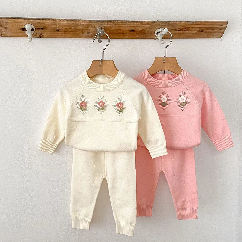 Cozy Two-Piece Outfit Set – Soft Top & Matching Bottoms