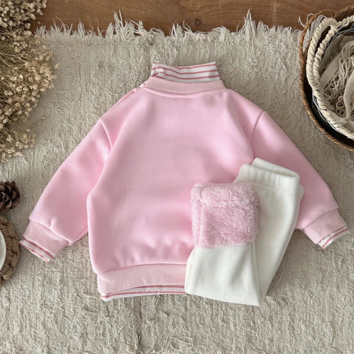 Cozy Two-Piece Outfit Set – Soft Top & Matching Bottoms