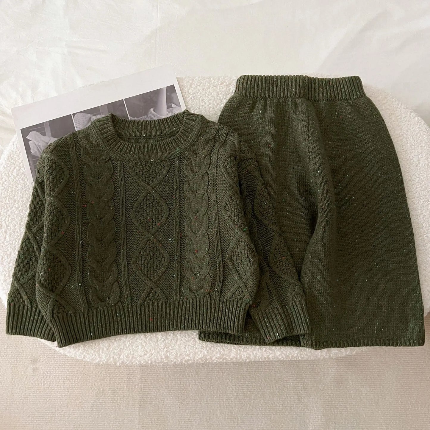 Cozy Two-Piece Outfit Set – Soft Top & Matching Bottoms